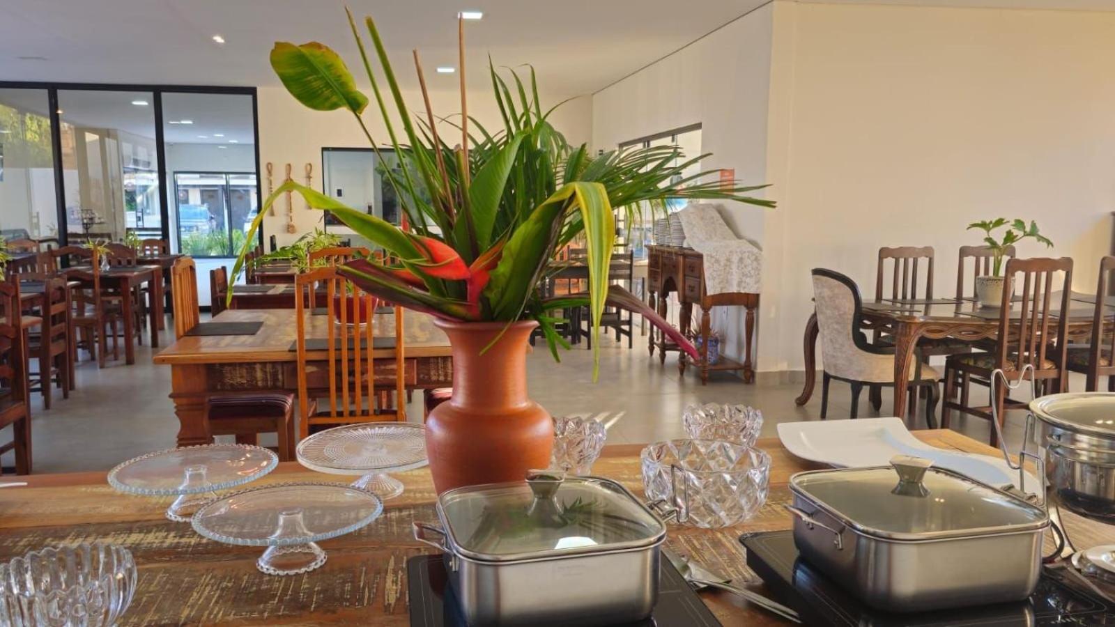 O Beira Mar Praia Hotel Esta Localizado Na Orla, Na Praia De Taperapuan, Cafe Incluso, Wi-Fi 500Mb, Piscinas, Estacionamento Privativo, Ar Condicionado Split, Smart Tv, Frigobar, Porto Seguro Dış mekan fotoğraf